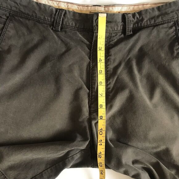 Tommy Bahama 9 Inch Tencel Blend Chino Shorts Men Size 33 Brown Golf Casual EUC - Picture 10 of 14